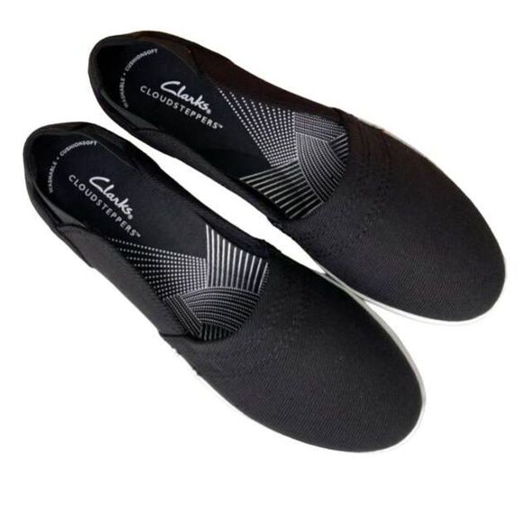 Clarks CloudSteppers Walking Shoes Black Slip On Size 5 1/2 EUC - Picture 1 of 10